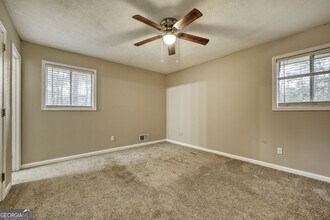 642 Simone Way in Stone Mountain, GA - Building Photo - Building Photo