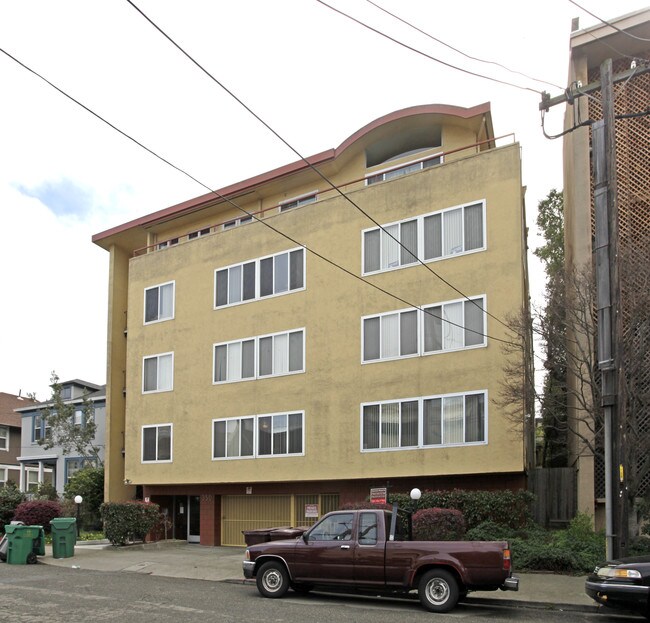 350 Hanover Ave in Oakland, CA - Building Photo - Building Photo