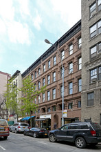 71 W 71st St in New York, NY - Building Photo - Building Photo