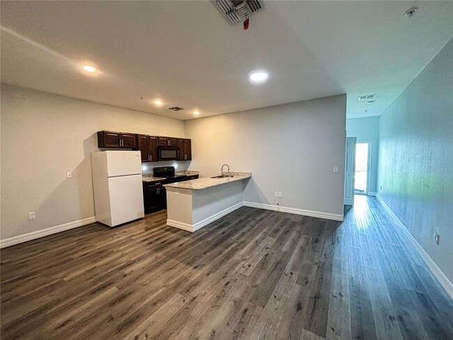 1793 Crystal Grove Dr in Lakeland, FL - Building Photo - Building Photo