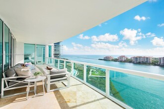 1000 S Pointe Dr, Unit 1903 in Miami Beach, FL - Building Photo - Building Photo