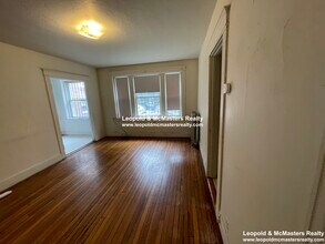 144 Washington St, Unit 2 in Boston, MA - Foto de edificio - Building Photo