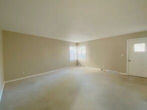 2237 Wentworth Ave in Rockford, IL - Building Photo - Building Photo