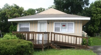 601 Whitehurst St in Lakeland, FL - Building Photo