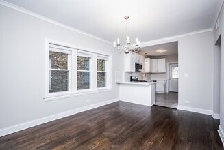 2648 W Lunt Ave in Chicago, IL - Foto de edificio - Building Photo