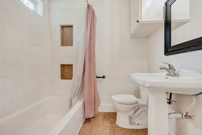 property at 404 E 29th St