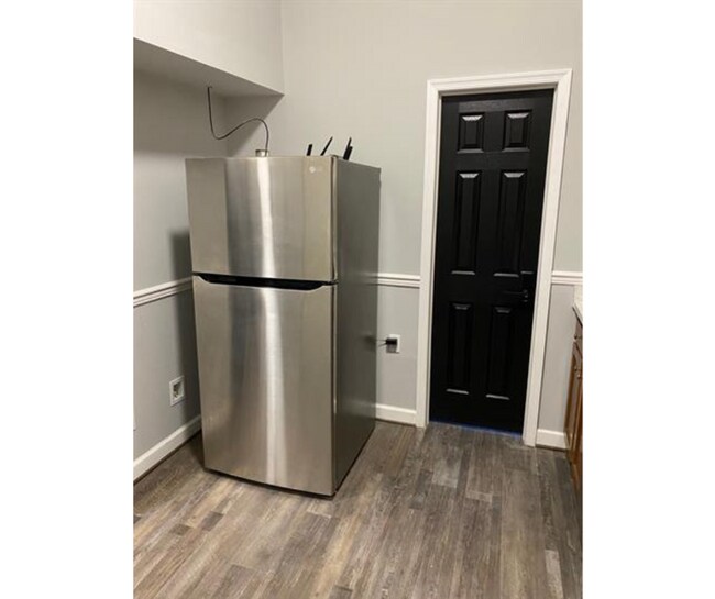 833 N Fulton Ave-Unit -1F Available W/Bath $900 in Baltimore, MD - Building Photo - Building Photo