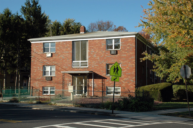 91 Belleville Ave in Bloomfield, NJ - Foto de edificio - Building Photo