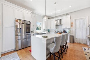 41 Bentley Ave in Jersey City, NJ - Building Photo