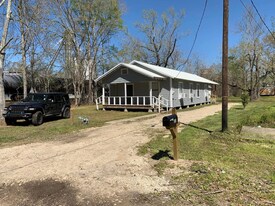 520 5th St in Kinder, LA - Building Photo
