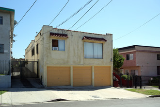 126-128 N Lake St in Los Angeles, CA - Building Photo - Building Photo