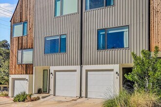 410 W Alpine Rd, Unit 3 in Austin, TX - Foto de edificio - Building Photo