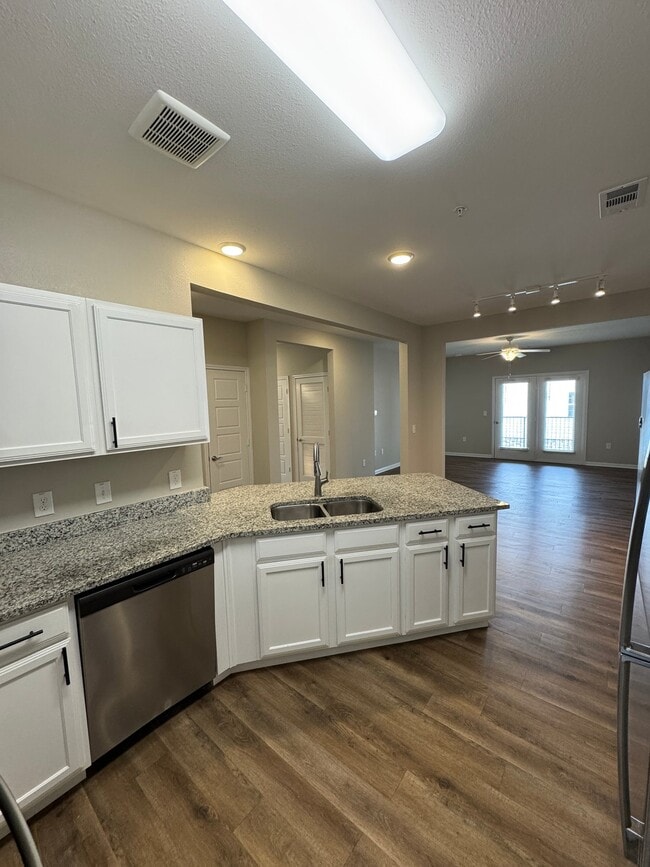 property at 450 Houston Ridge Dr