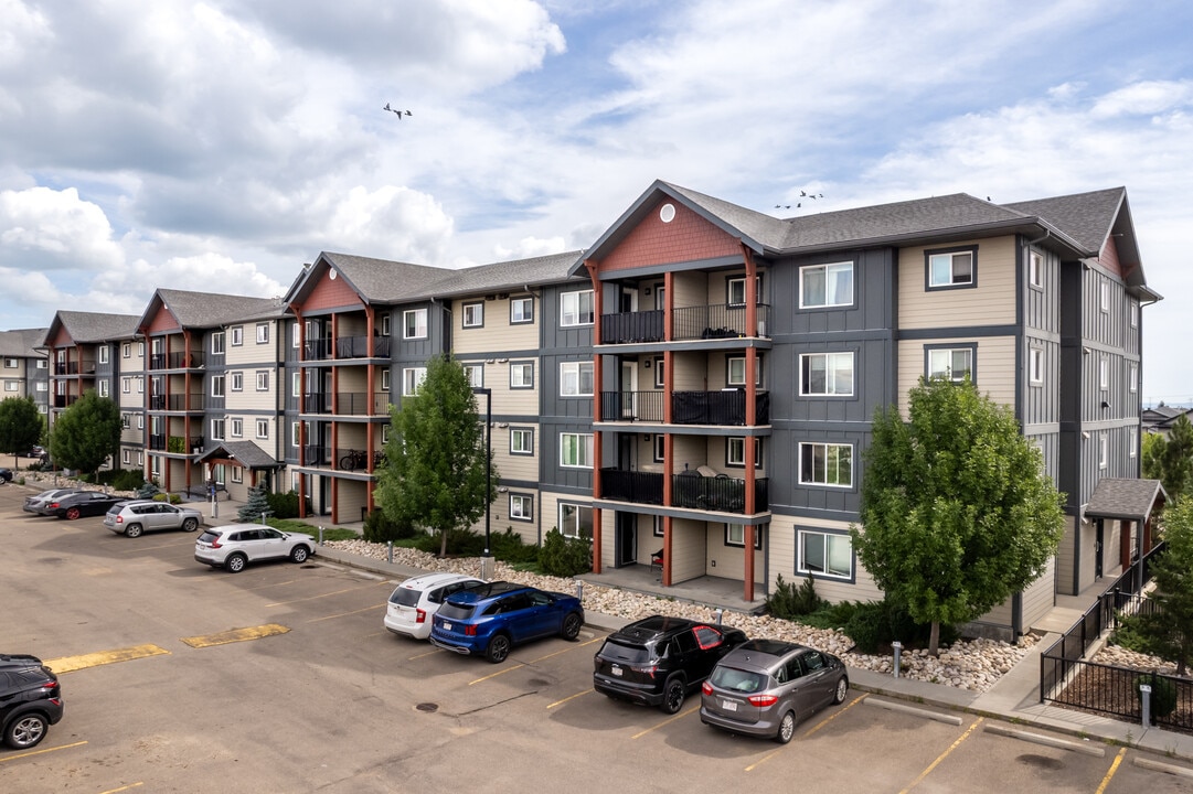 Brintnell Landing in Edmonton, AB - Building Photo