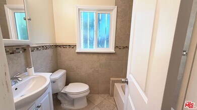 626 E Fairview Blvd in Inglewood, CA - Building Photo - Building Photo