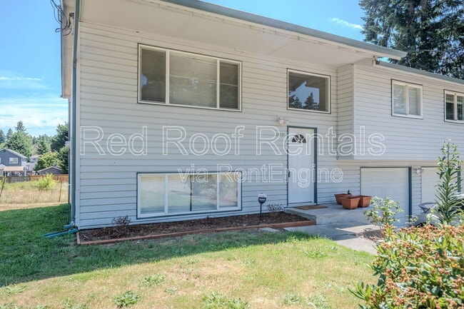 20121 70th Ave E in Spanaway, WA - Building Photo - Building Photo