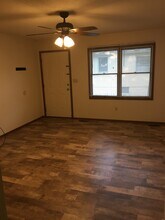 312 Linden, Unit Apt A in Edwardsville, IL - Building Photo - Building Photo