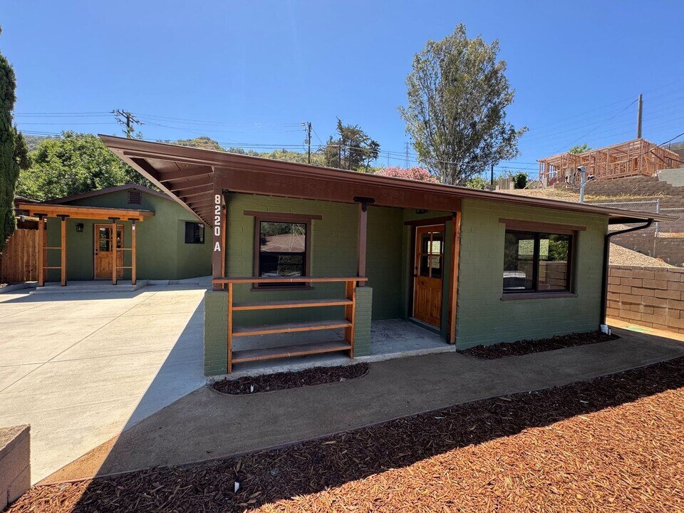 8220 Edison Dr in Ventura, CA - Building Photo