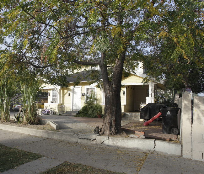 6707-6711 Irvine Ave in North Hollywood, CA - Building Photo - Building Photo