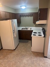 1238 Edgewood Dr, Unit 1238 Edgewood Drive in Thief River Falls, MN - Building Photo - Building Photo