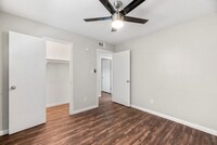 935 Byrne St, Unit 28 in Houston, TX - Building Photo - Building Photo