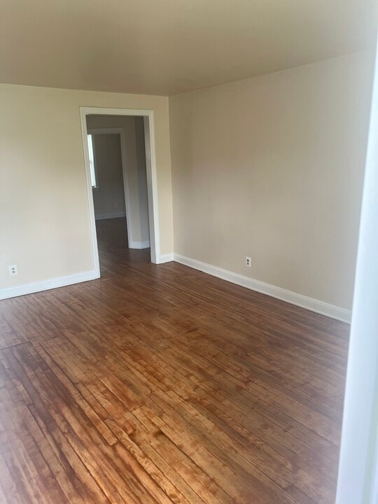 5554 Midwood Ave, Unit Apt#1 in Baltimore, MD - Building Photo