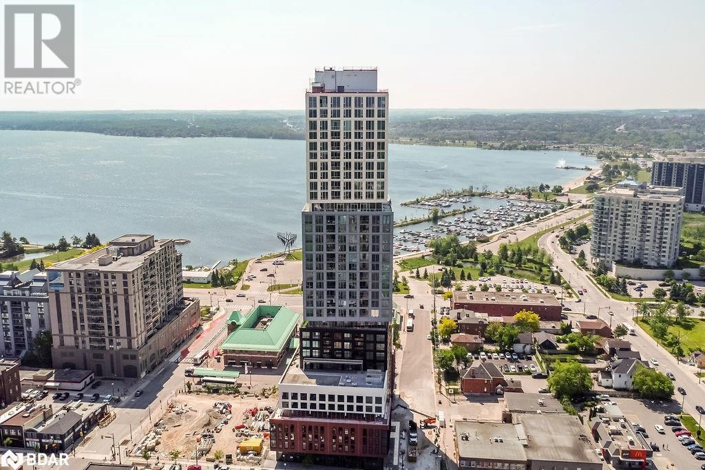 39 Mary St in Barrie, ON - Building Photo