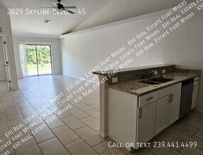 2829 Skyline Blvd in Cape Coral, FL - Building Photo - Building Photo