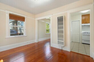 1401 St Charles St in Alameda, CA - Foto de edificio - Building Photo