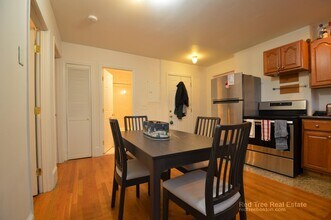 214 Freeman St, Unit 1 in Brookline, MA - Building Photo - Building Photo