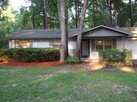 4215 NW 20th Dr in Gainesville, FL - Building Photo