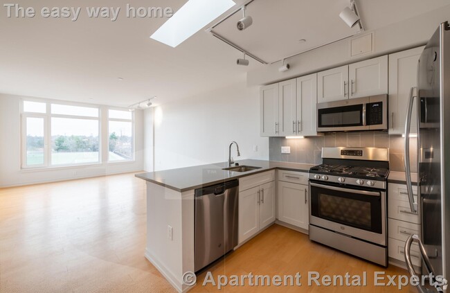 77 New St, Unit #108 in Cambridge, MA - Building Photo - Building Photo