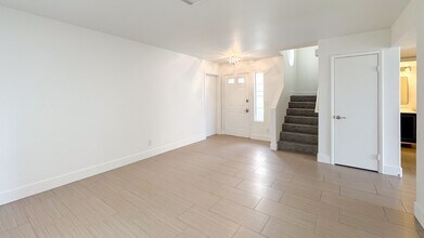 2316 Pine Bluff Ct in Las Vegas, NV - Building Photo - Building Photo