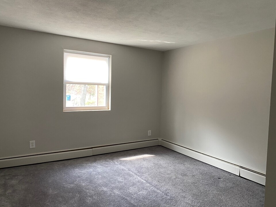 317 Revere St in Canton, MA - Building Photo