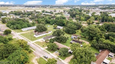 102 3rd St in Ft. Myers, FL - Building Photo - Building Photo