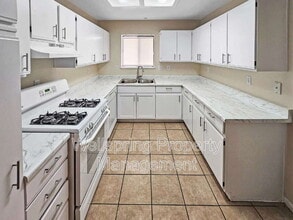 305 S Richmond Rd in Ridgecrest, CA - Building Photo - Building Photo