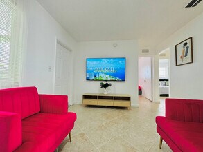 828 SW 2nd St in Miami, FL - Building Photo - Building Photo