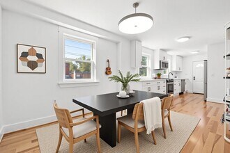 29 Beaconwood Rd in Newton, MA - Foto de edificio - Building Photo