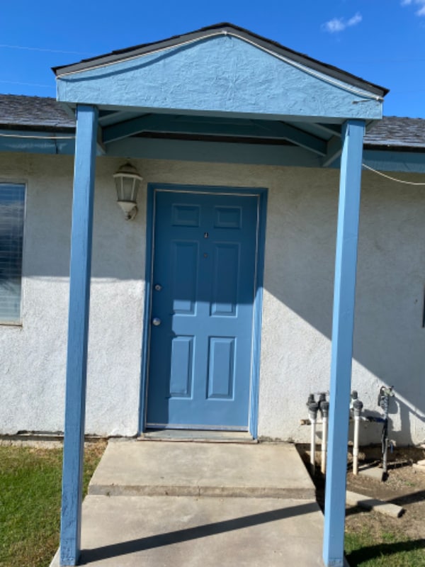 9913 Stobaugh St in Lamont, CA - Foto de edificio - Building Photo