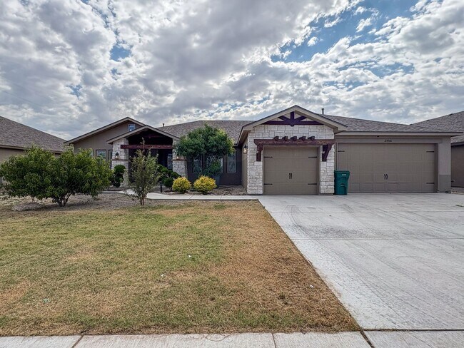 property at 2916 N Amor Ave
