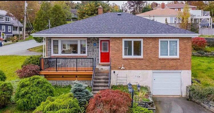 4 Winona Cres in Halifax, NS - Building Photo
