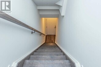 140 Honeycrisp Cres in Vaughan, ON - Building Photo - Building Photo