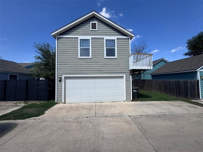 320 Perry St in San Marcos, TX - Building Photo - Building Photo