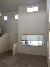 944 NW Oak Pl in Redmond, OR - Building Photo - Building Photo