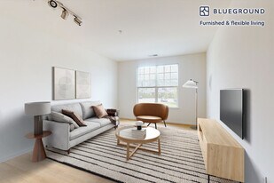 1700 E 5th St in Huntington Station, NY - Building Photo