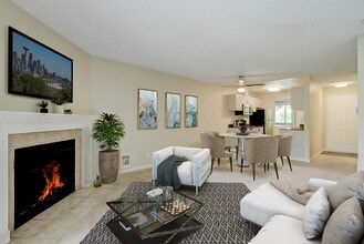 Bridle Trails in Kirkland, WA - Foto de edificio - Building Photo