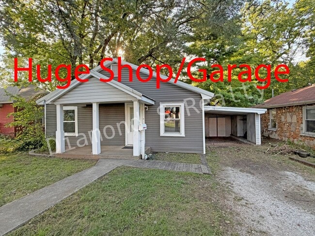 property at 711 N Fremont Ave