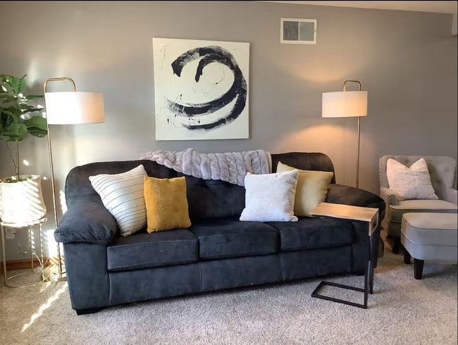 11 Westfield Cir