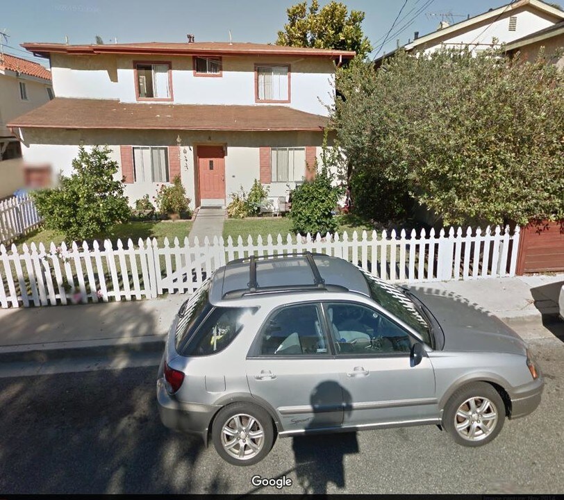 2107 Pullman Ln in Redondo Beach, CA - Building Photo