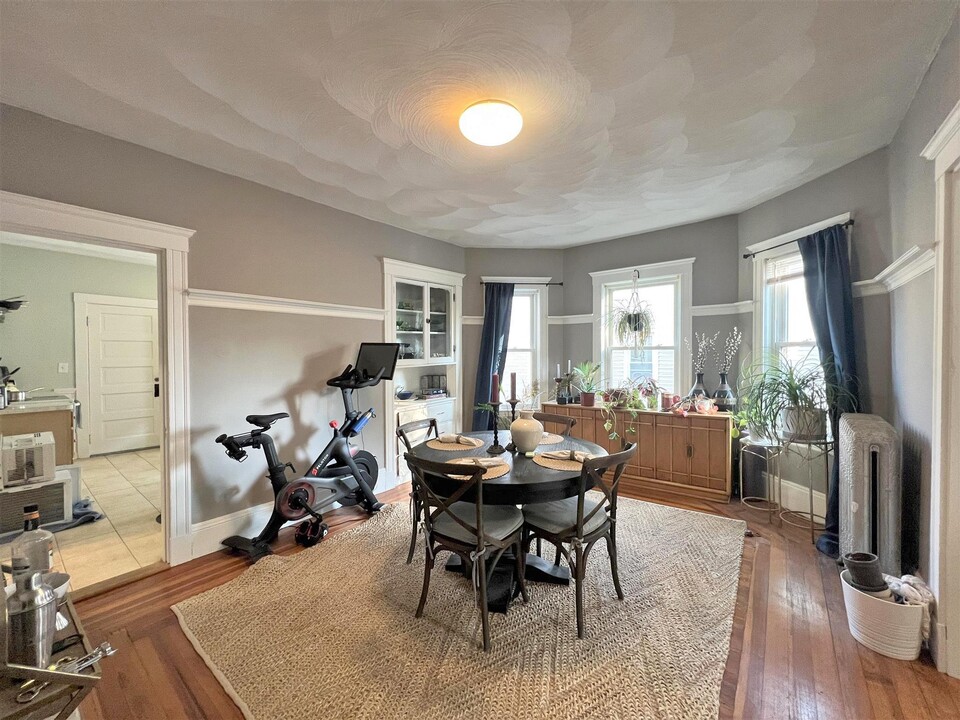 20 Moore St, Unit 2 in Somerville, MA - Building Photo